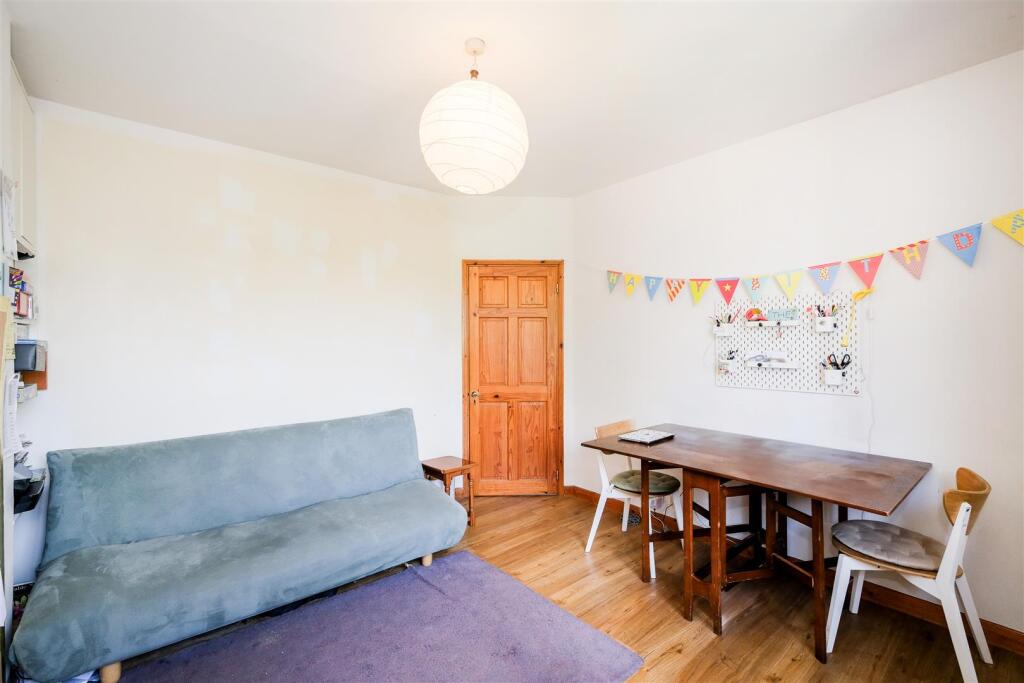 71 Bryon Road-11.jpg