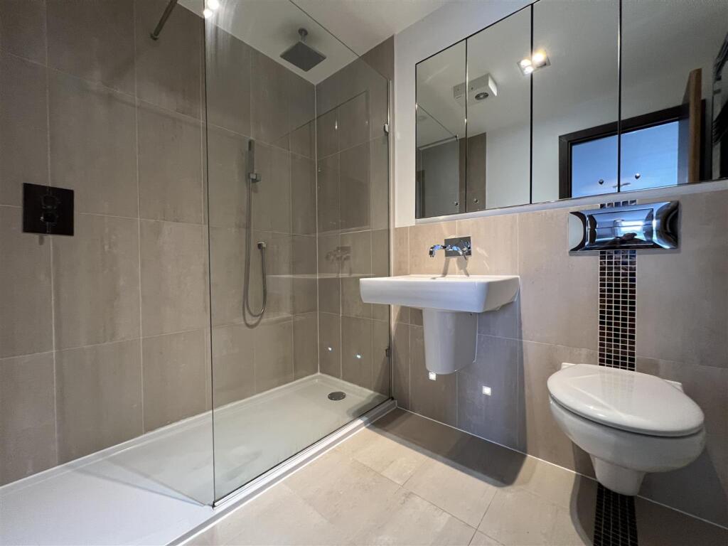 Ensuite