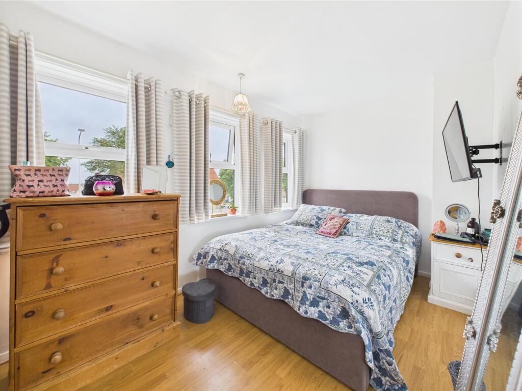 Bedroom: