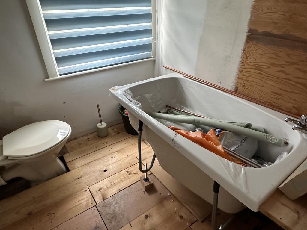 Bathroom.JPG