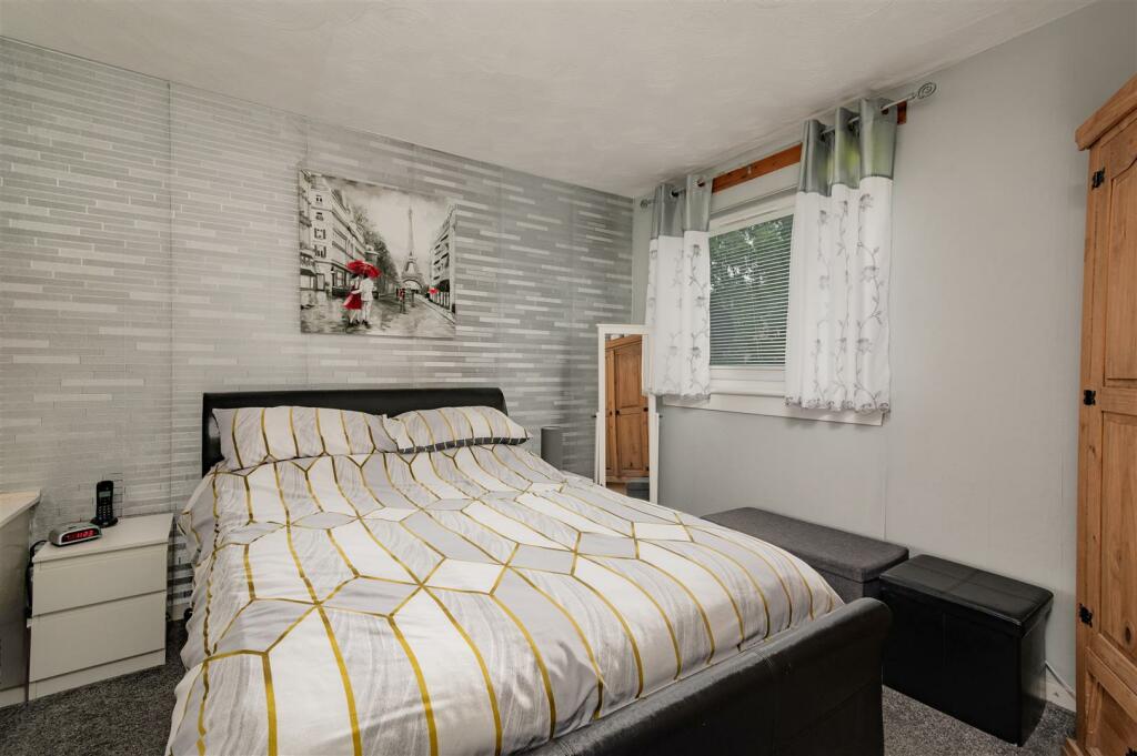 17 Kinneff Crescent Dundee-6.jpg