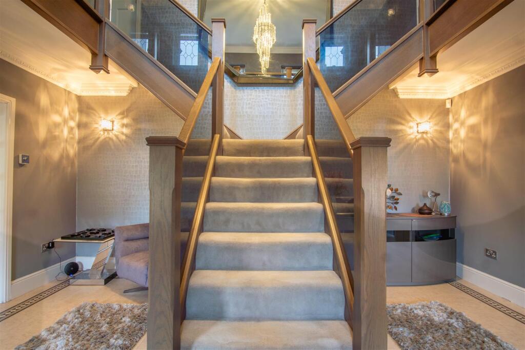 ENTRANCE HALLWAY
