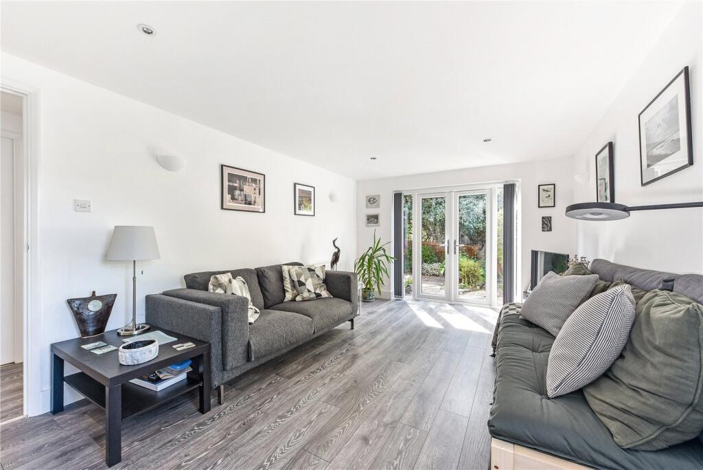Sitting/Dining Room