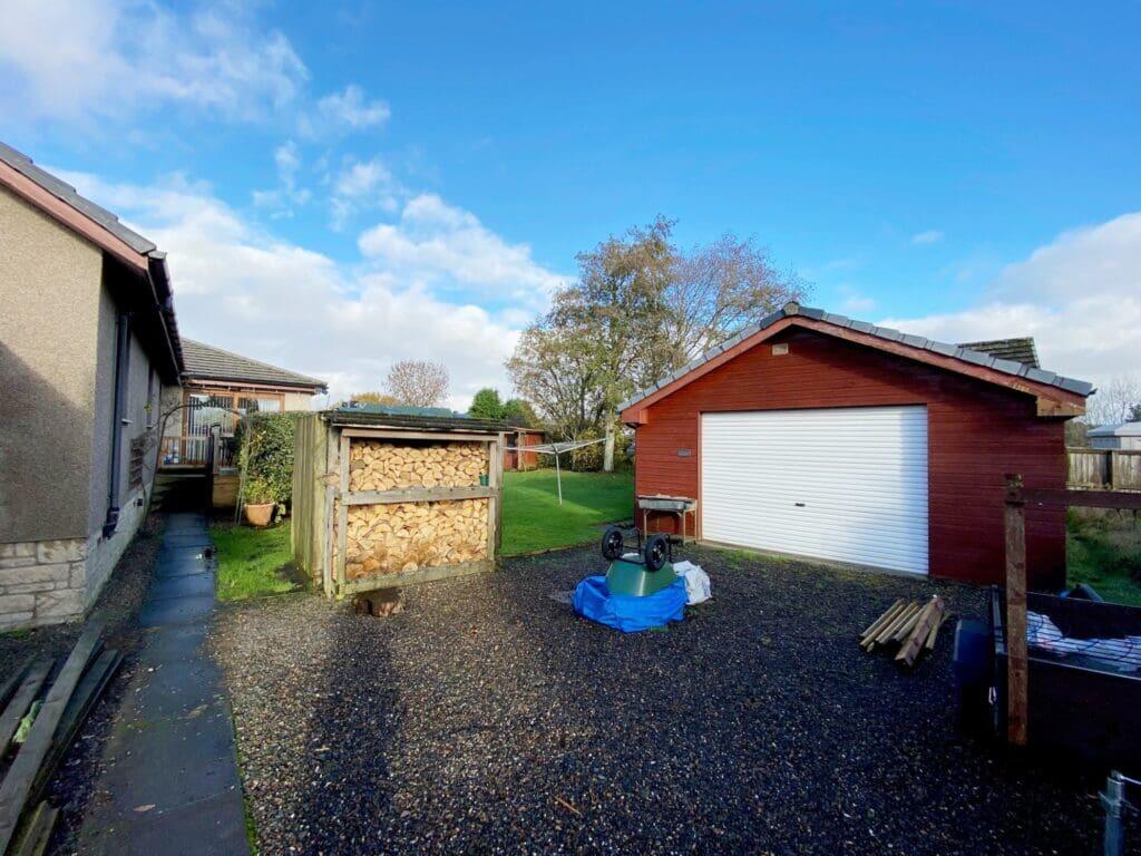 DOUBLE GARAGE