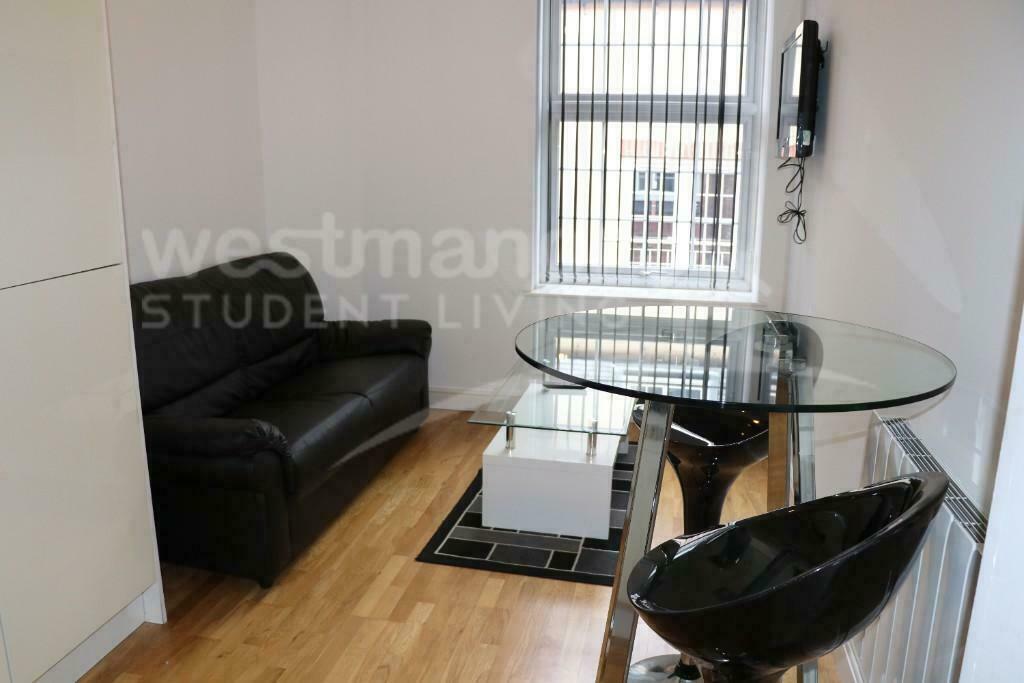 FLAT 4