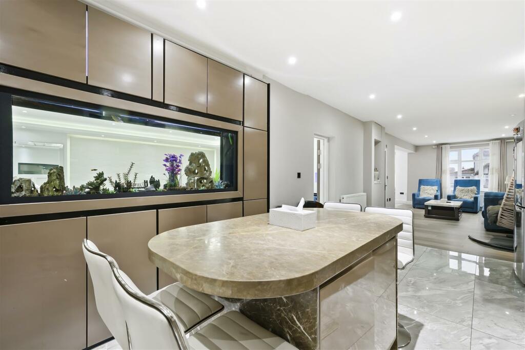 260 East Lane - cLr4GcDvC0Nd4ZV2YYOD.jpg