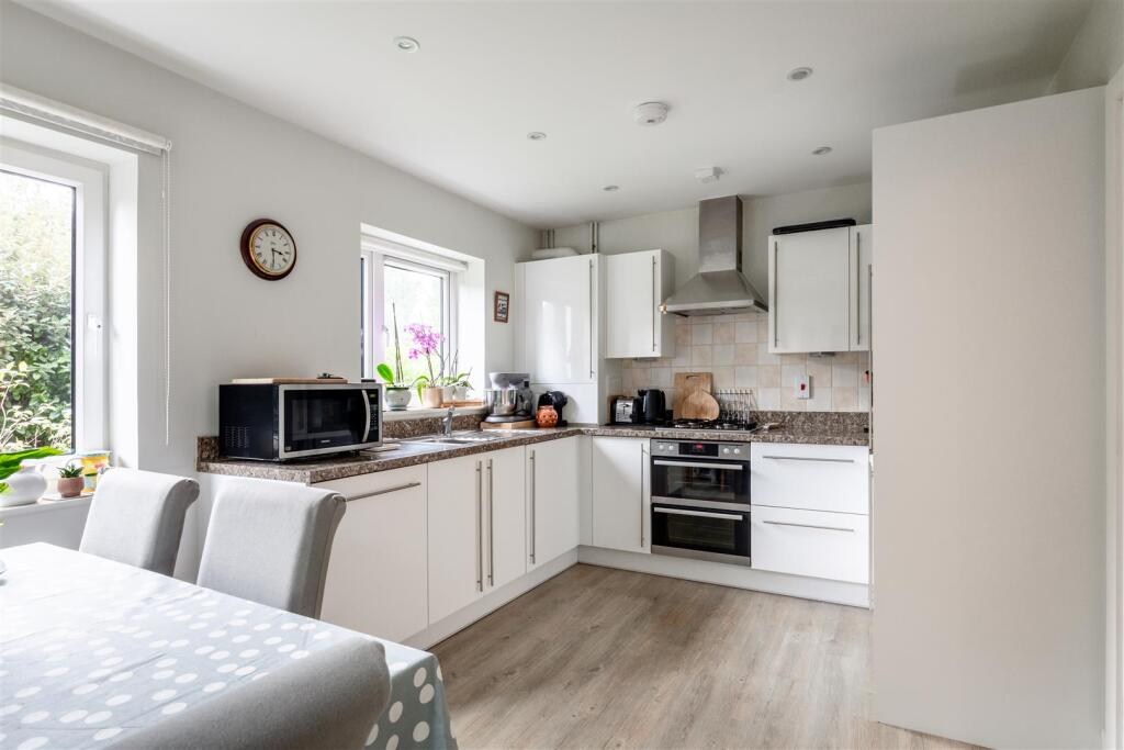 64 Lexington Drive-3.jpg