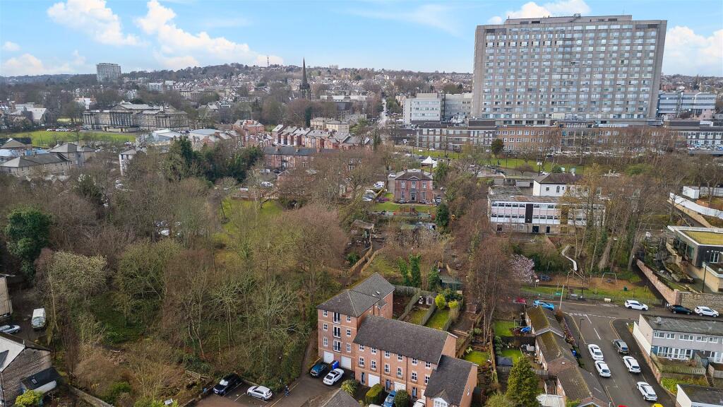 18GloucesterCres-02.jpg