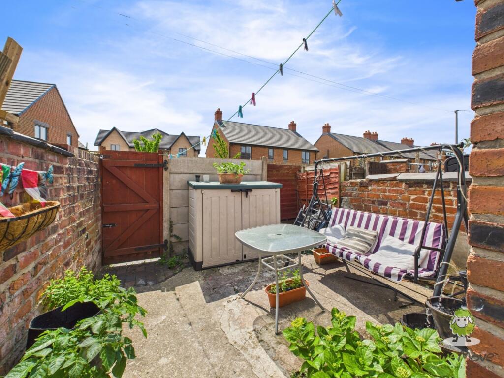 Rear yard - Charlotte Thomasson Ewemove Whitchurch