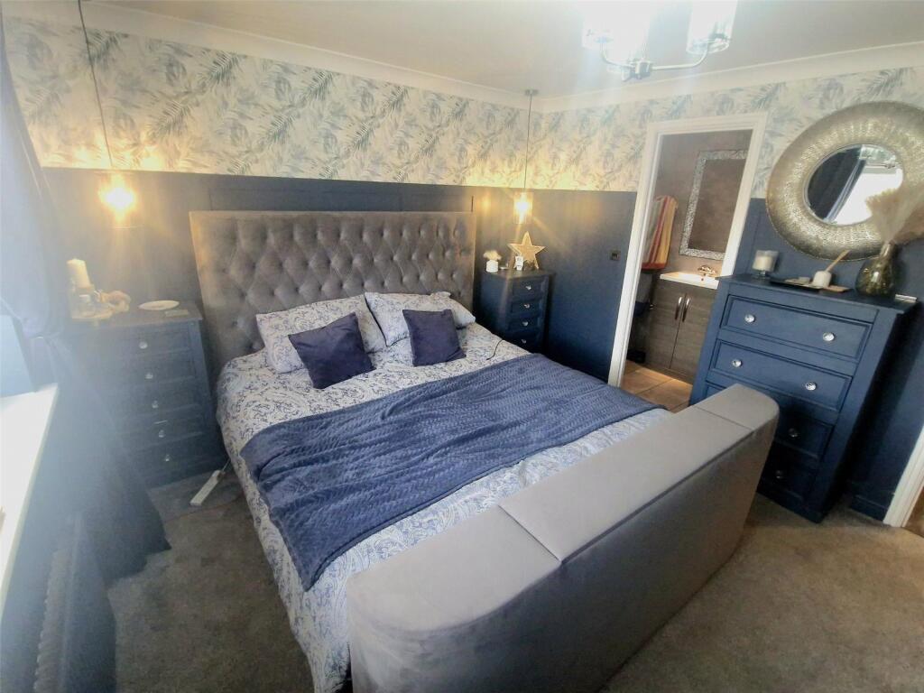 Bedroom One/En Suite