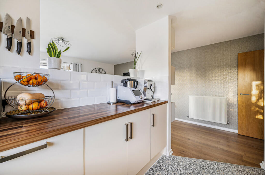 1381868-17-691b43...