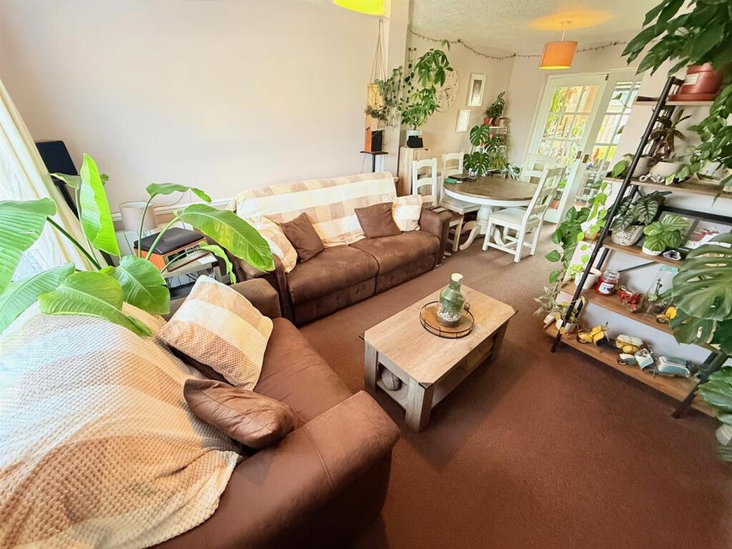 Lounge.jpg