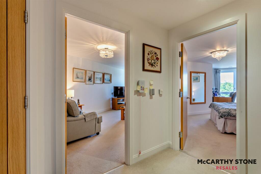 8612511-interior07-800.jpg
