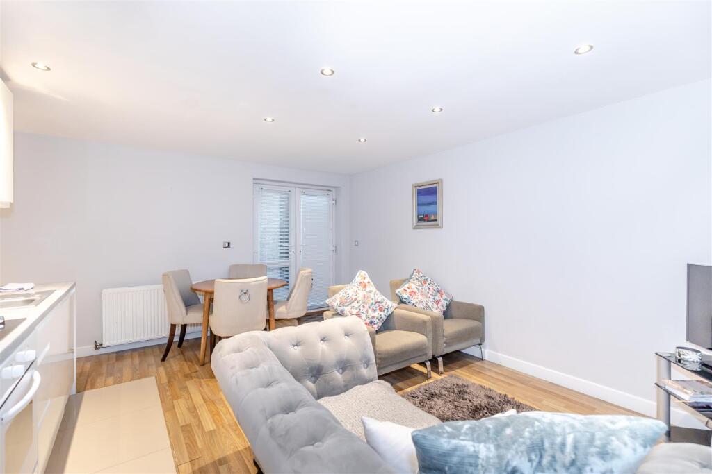 8629578-interior03.jpg