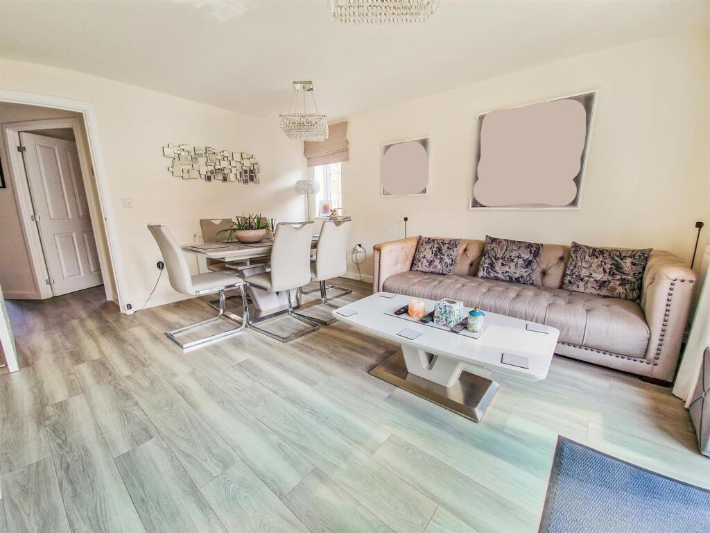 new lounge.jpg