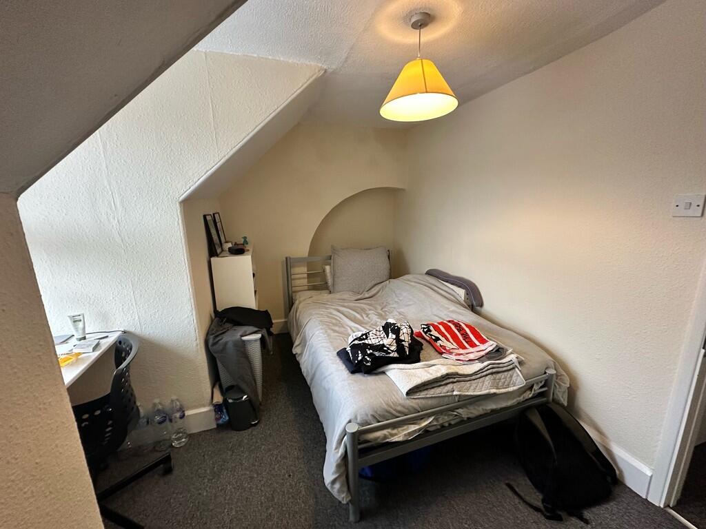 top floor bedroom...