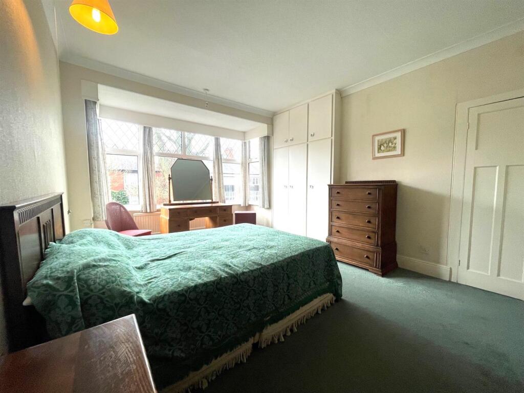 Bedroom 1.jpg