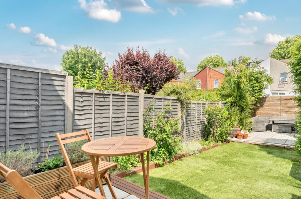 1299649-3-6842e58...