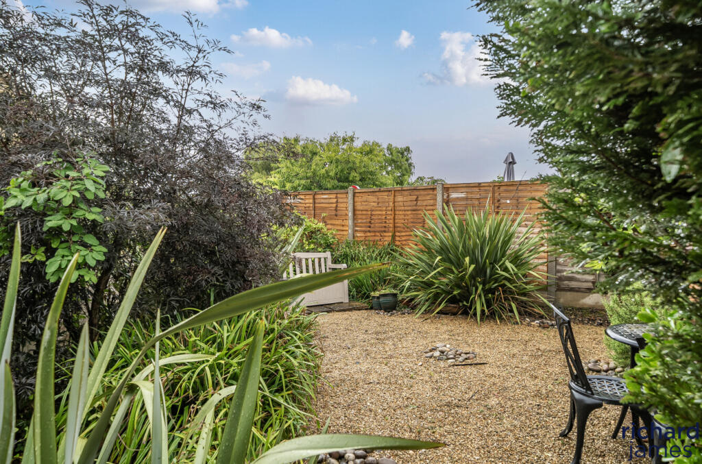 de299c2b3067464bbb1f1818dcf7cd22