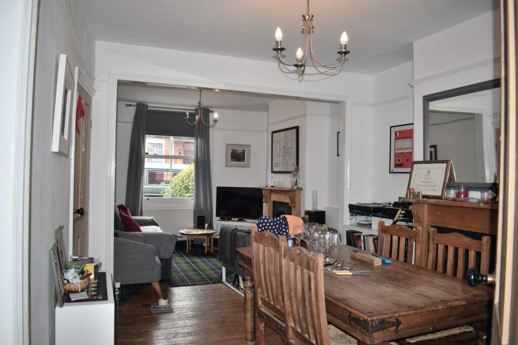 Lounge / Dining Room