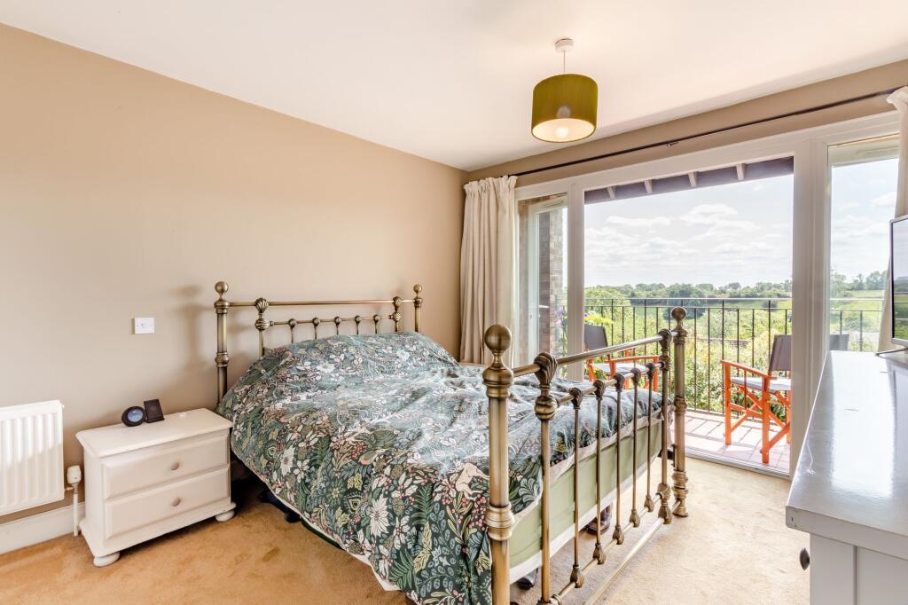 Bedrooms &amp; Bathrooms