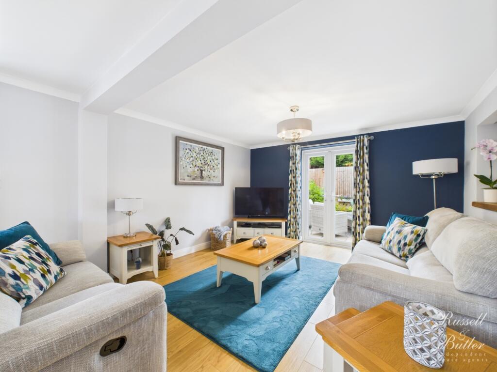 CAM01995G0-PR0344-STILL012