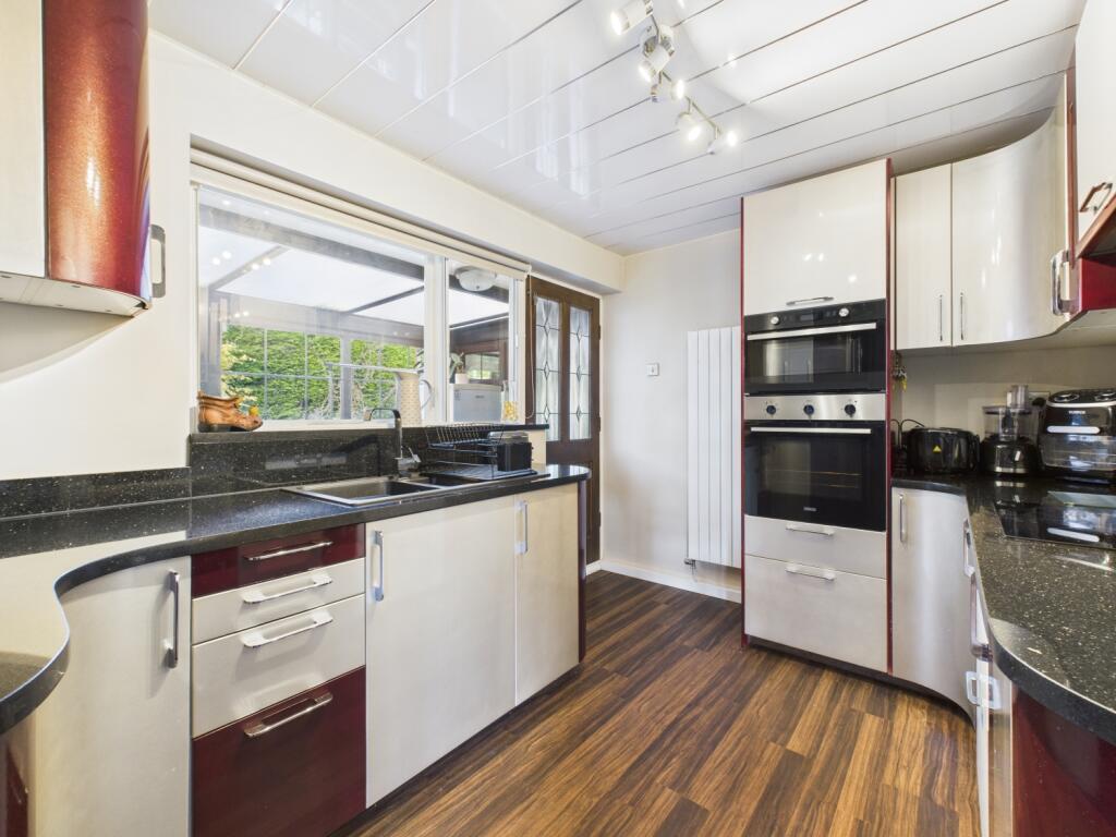 CAM03729G0-PR0020-STILL006