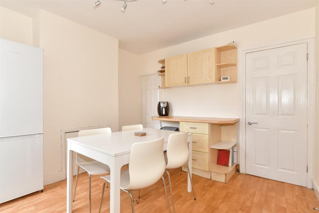 Kitchen/ Dining Area