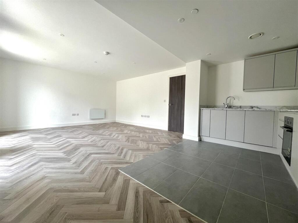 Live In Dining Kitchen