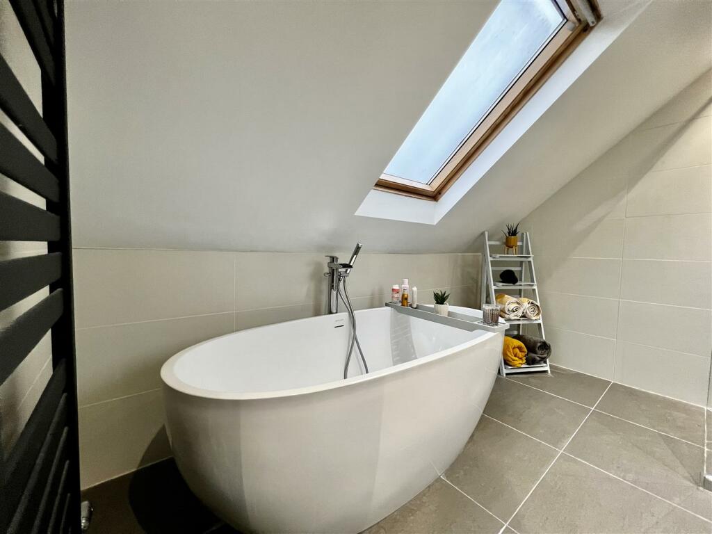 Bedroom One En-suite
