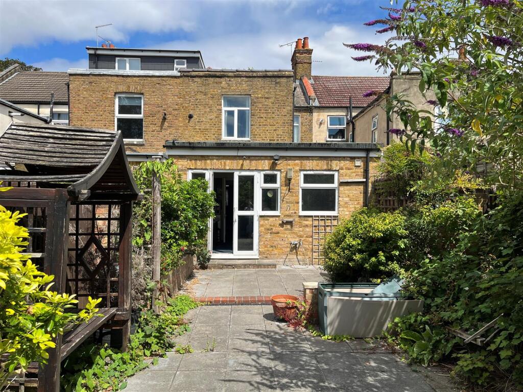15 Maswell Park Crescent rear 2.jpg