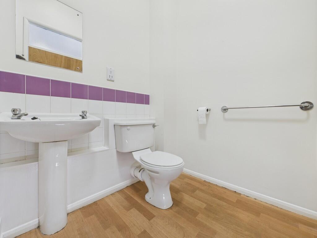 CAM04273G0-PR0163...