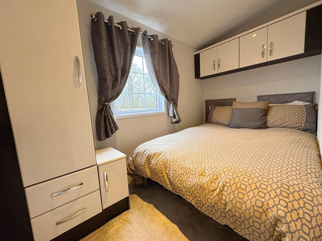 Facetune_12-01-20...