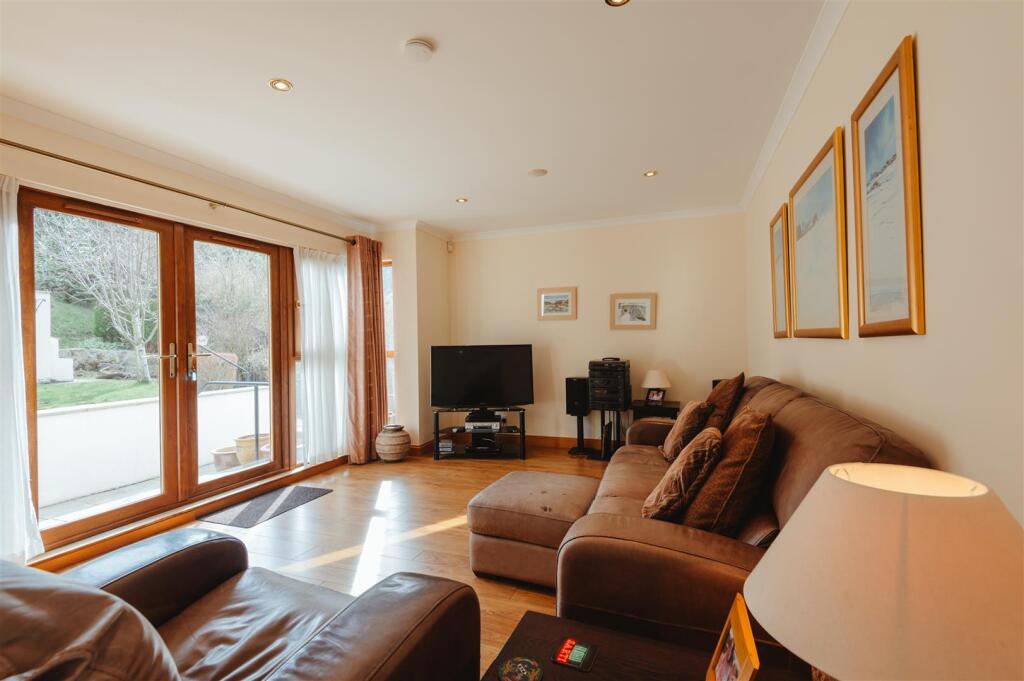 36_Turnberry_Avenue-55.jpg