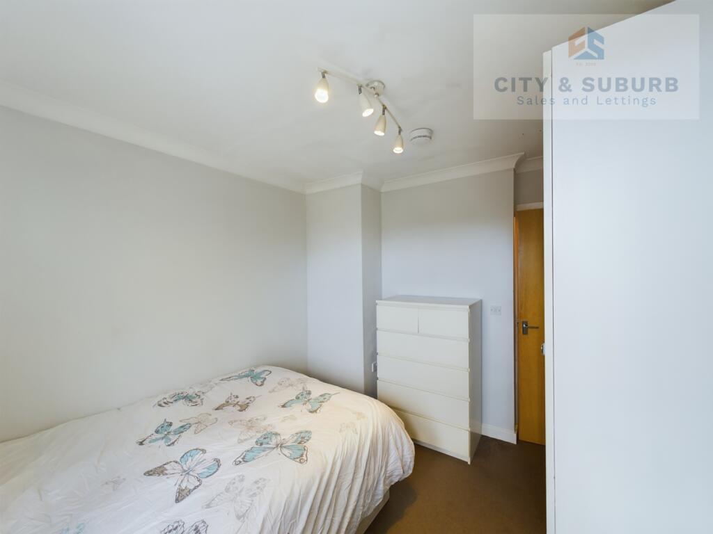 CAM01351G0-PR0024-STILL011