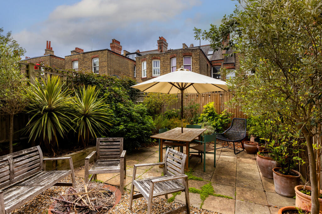 303065 - 250801_TMH_138_Barcombe_Avenue_004_RT.jpg