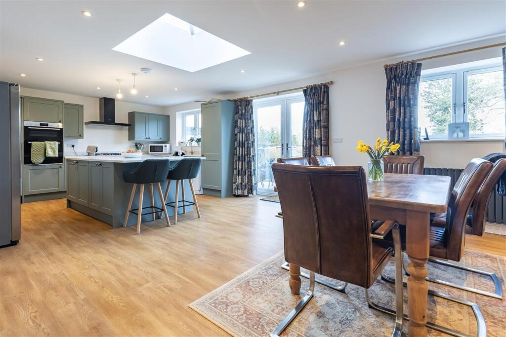 15 New Farm Dr   (10).jpg