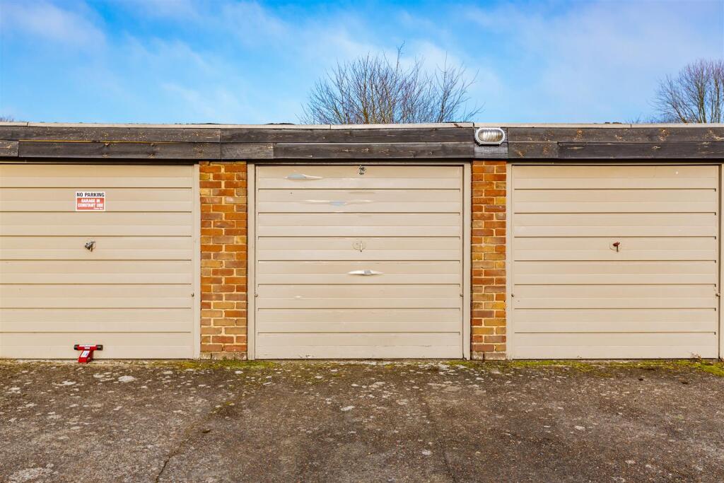 116 Knights Croft-HR15.jpg