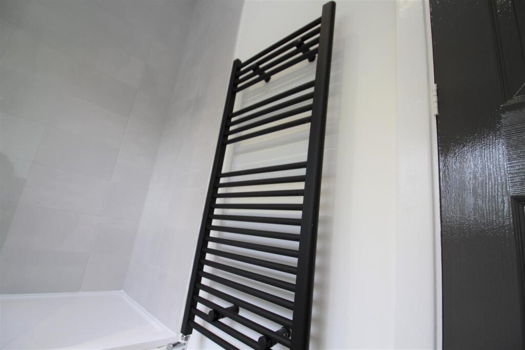 Bathroom 4.jpg