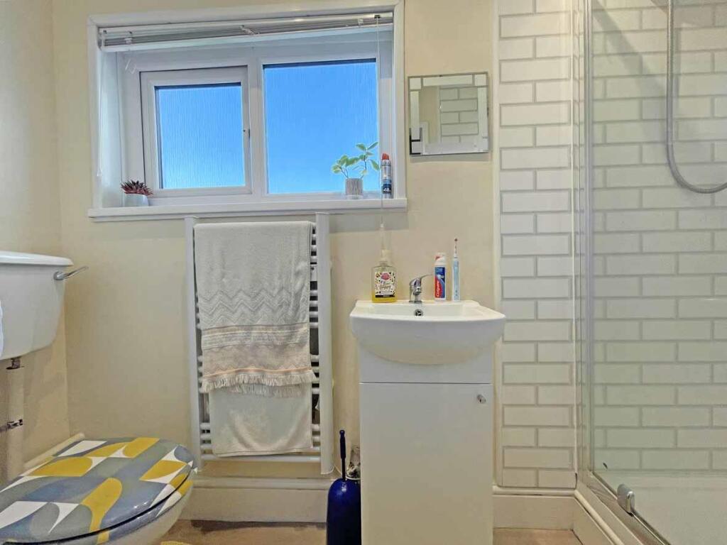 Dayton Close 51 En-Suite...jpg