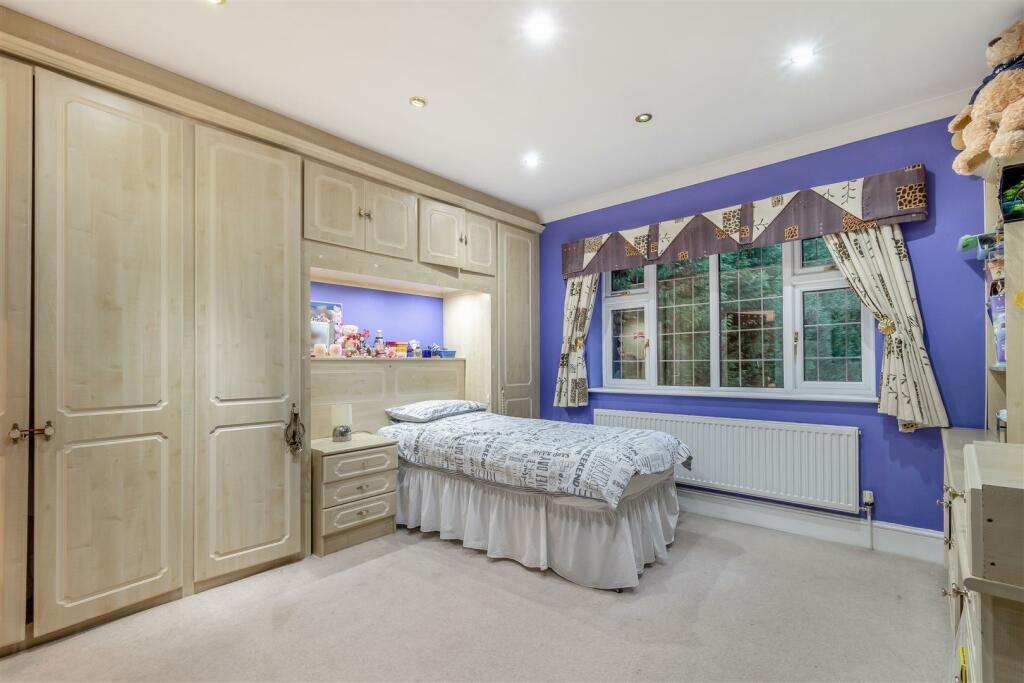 8528405-interior42.jpg
