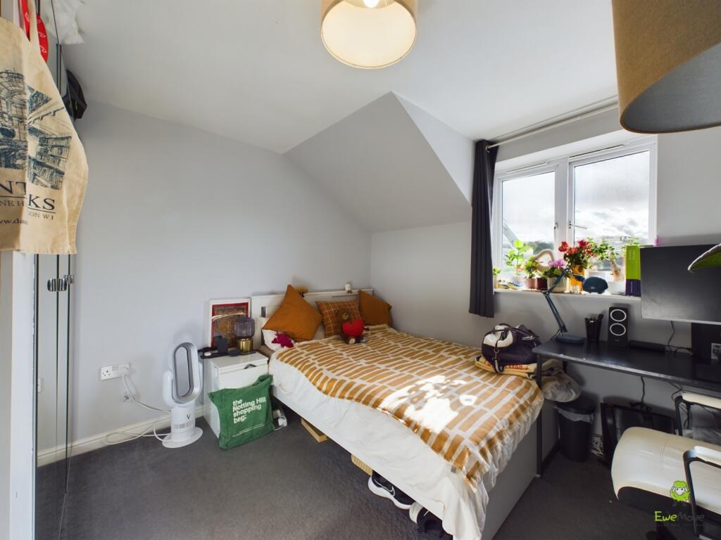 CAM04399G0-PR0032-STILL005