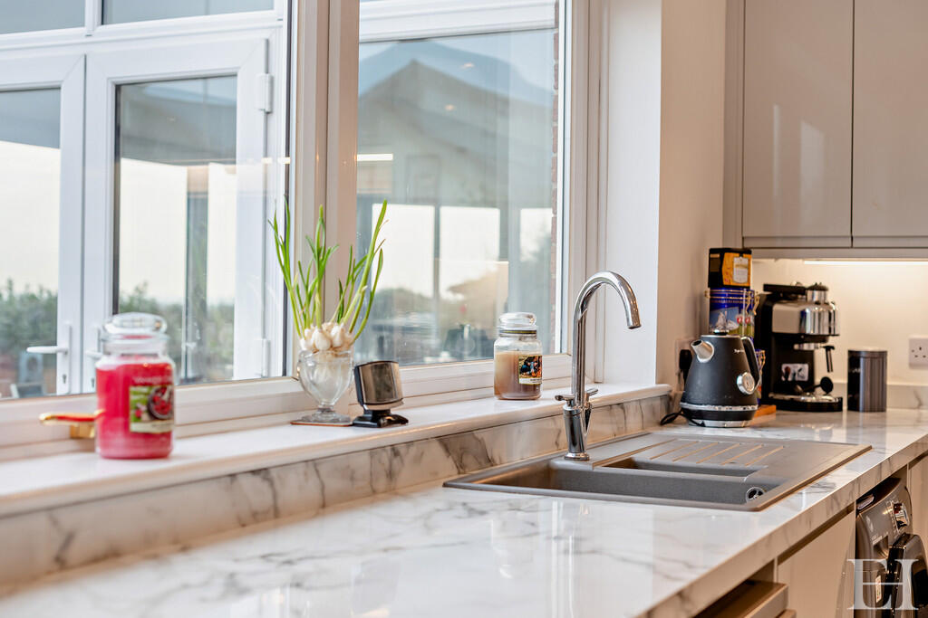 WM-8636330-interi...