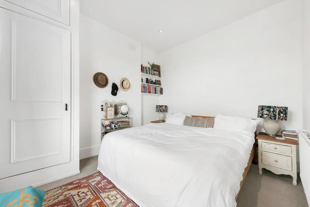 Bedroom (2).jpg