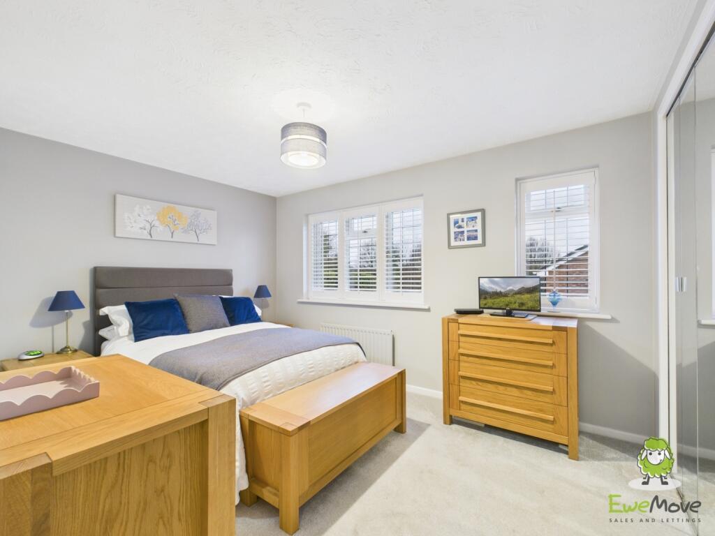 EweMove Estate Agents Basingstoke - Wood Close - B