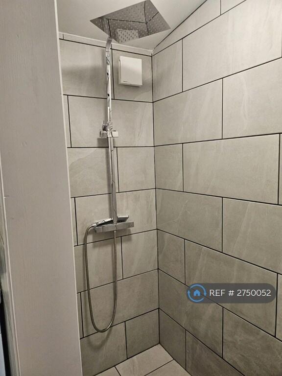 Bathromm 1