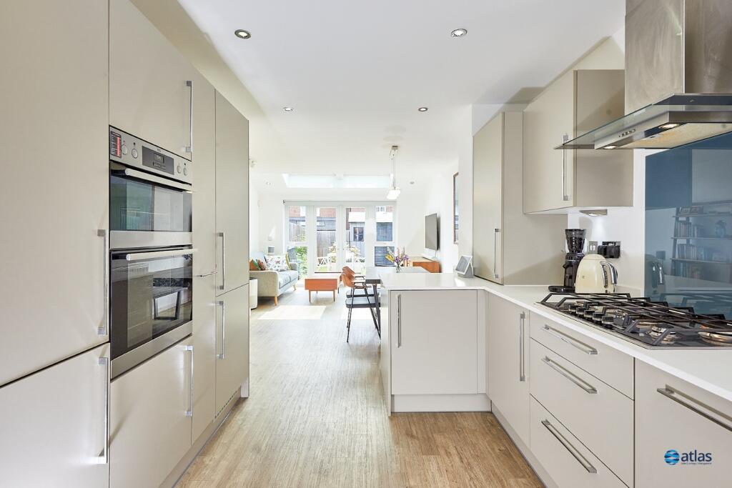 Kitchen / Living Area