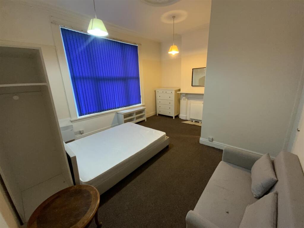 Flat 1