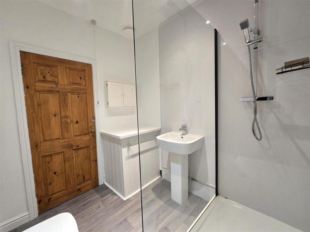 Family Shower Room