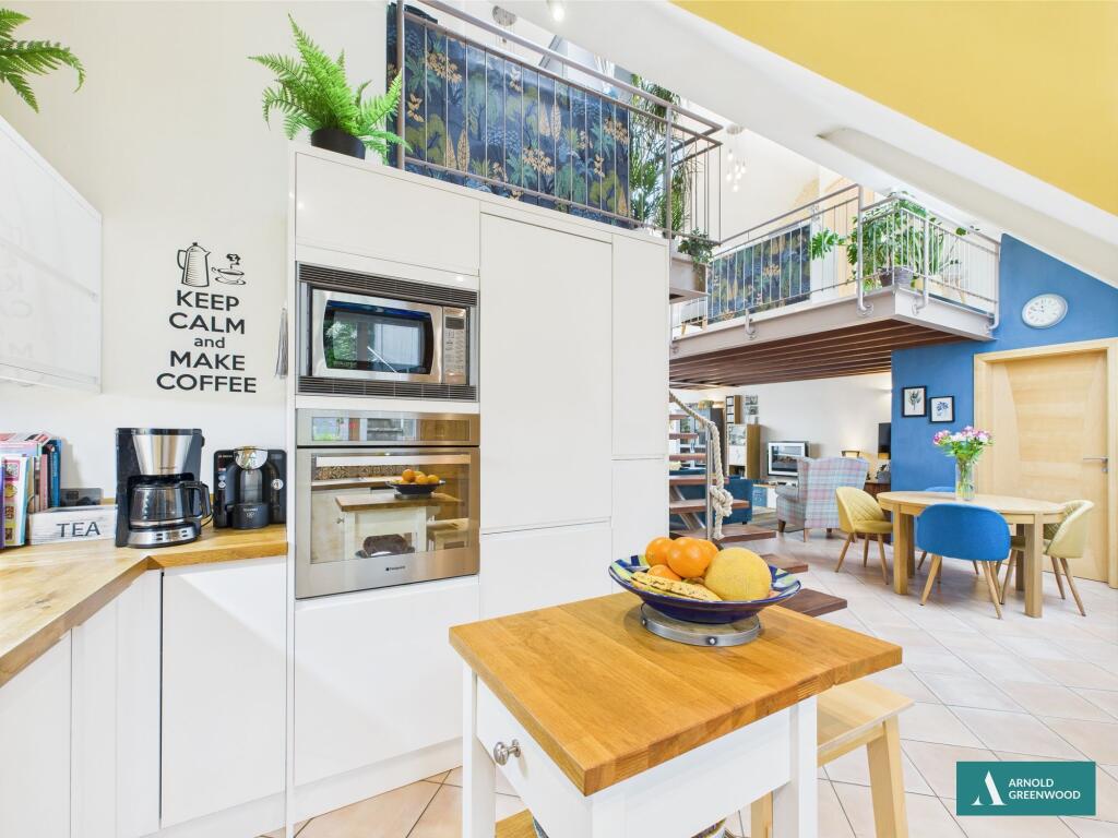 Lounge/dining room/kitchen